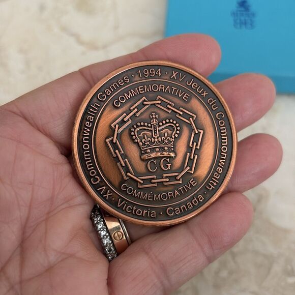 Vintage Birks XV Commonwealth Games, 1994 Victoria BC Commemorative Medal - Picture 5 of 10